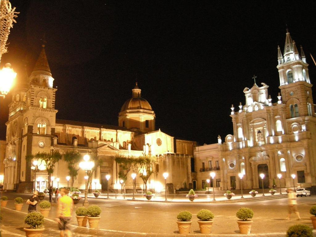 Casa Vacanze Prato Verde ซัฟเฟรานา เอตเนอา ภายนอก รูปภาพ